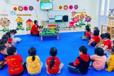 Cô giáo Lại Thị Xuyến Kể chuyện” Cáo thỏ và gà trống”  tháng 01/2026